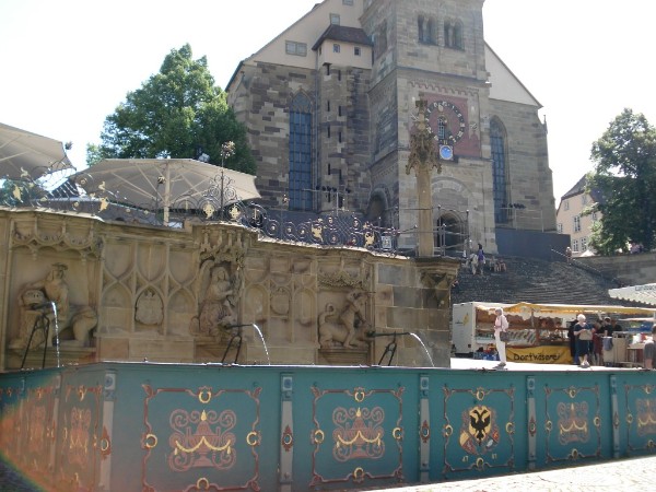 Brunnen vor St. Michael in Schwäbisch Hall